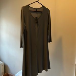 New casual grey dress - zips up - comfortable